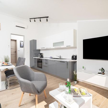 Apartment Gaia Labin  Bagian luar foto