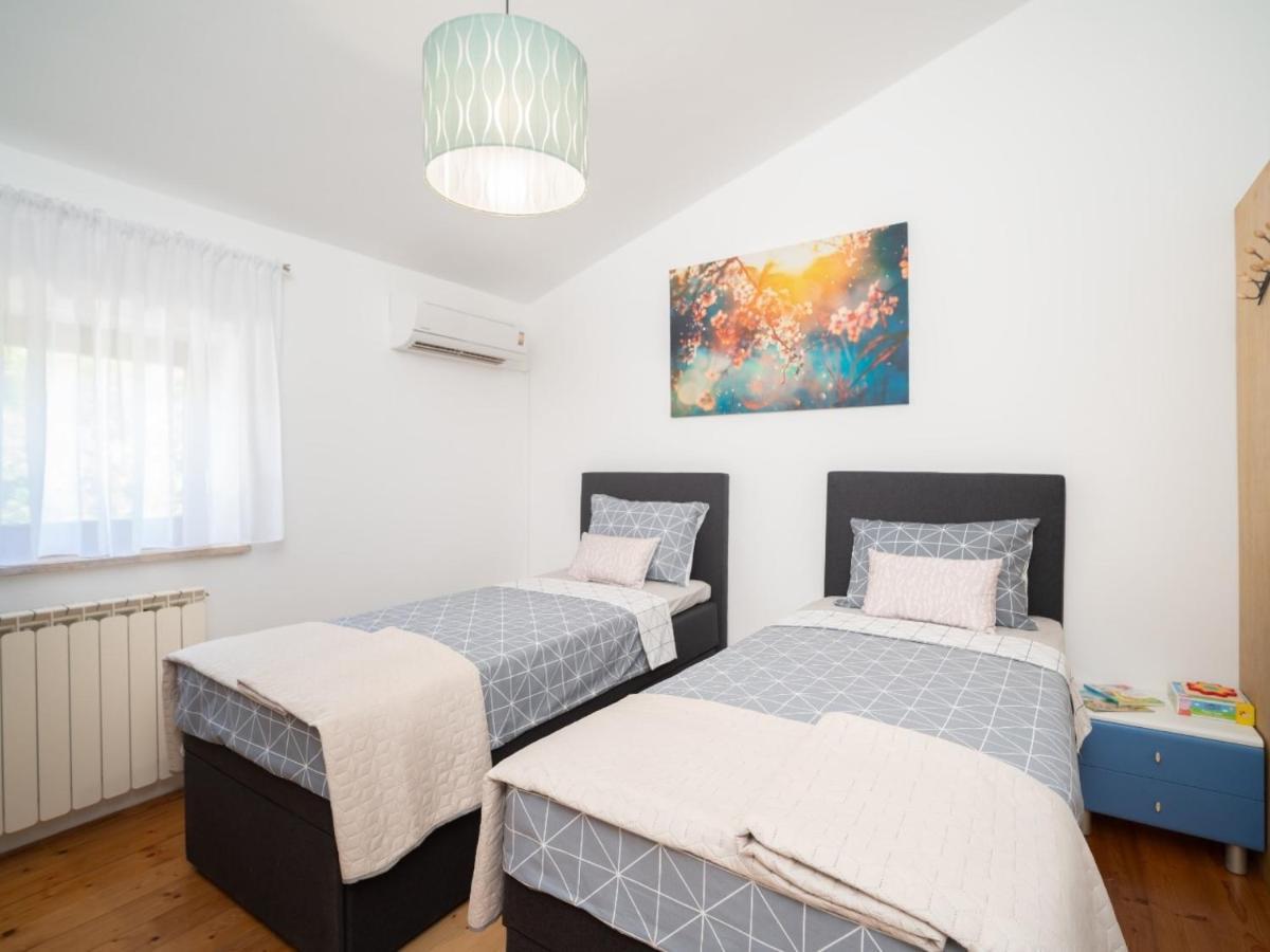 Apartment Gaia Labin  Bagian luar foto