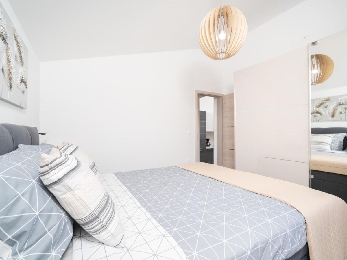 Apartment Gaia Labin  Bagian luar foto